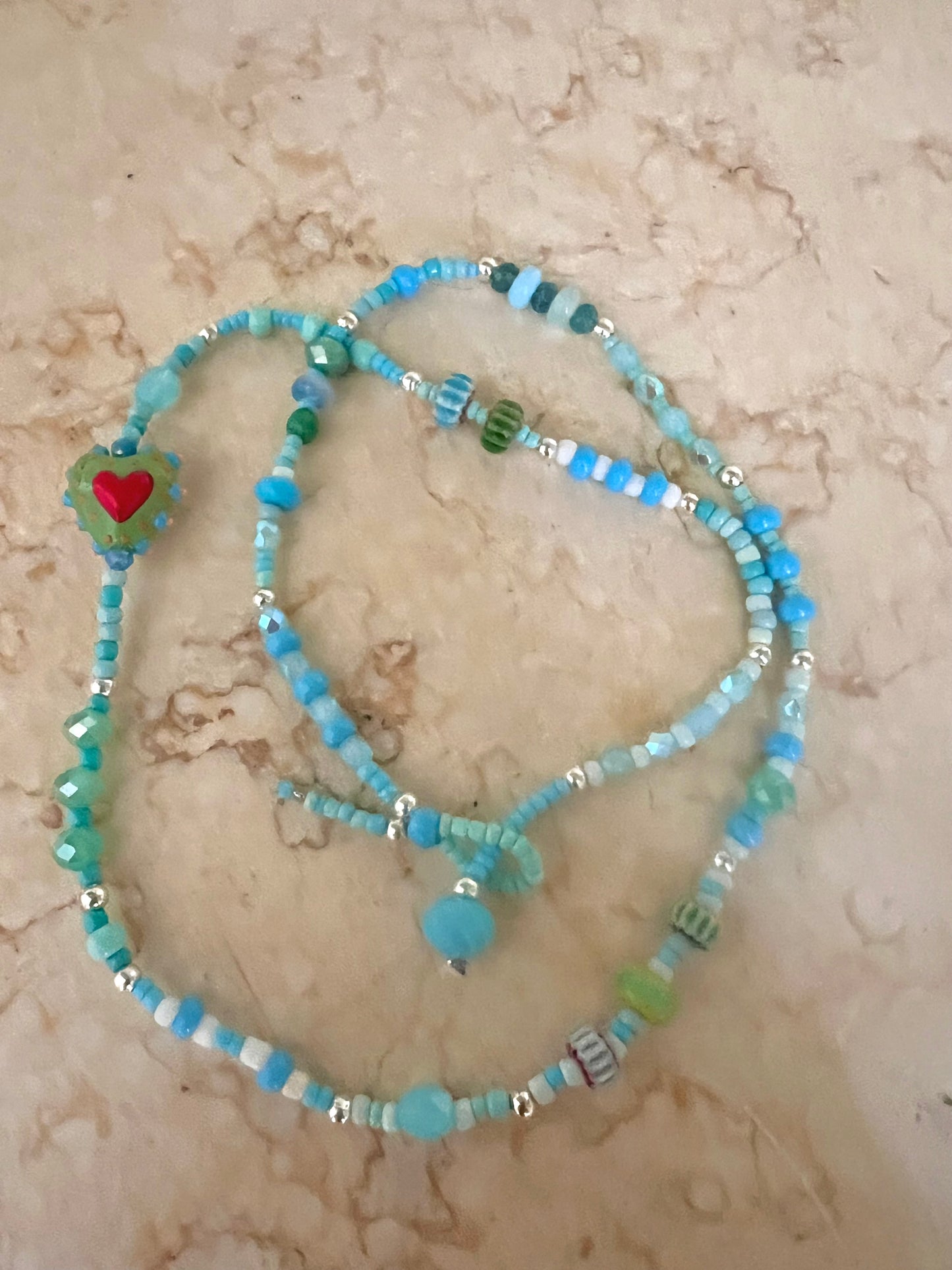 Collane di perline colorate con cuore - Filigrane & co