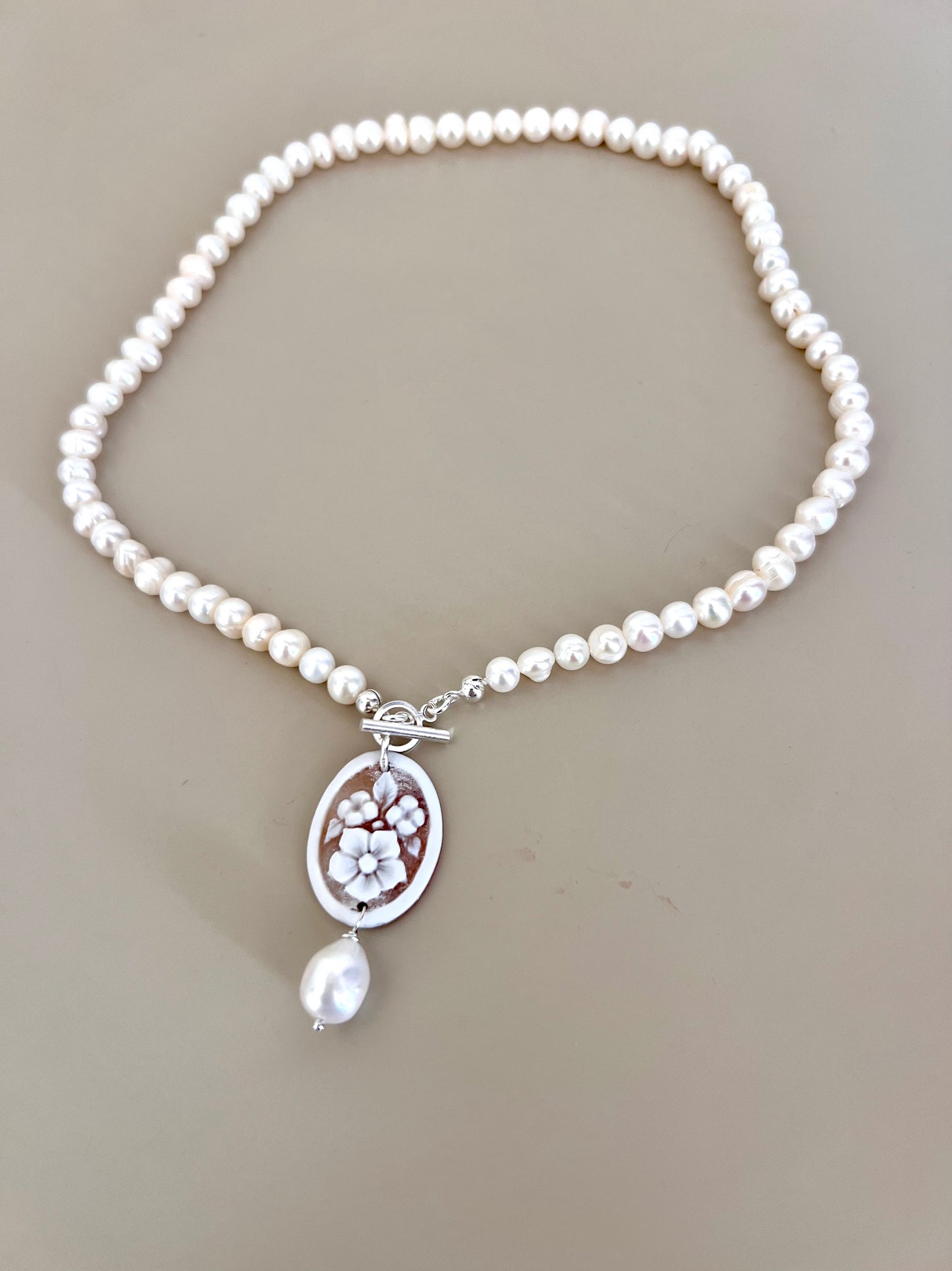 Girocollo cammeo e perle - Filigrane & co
