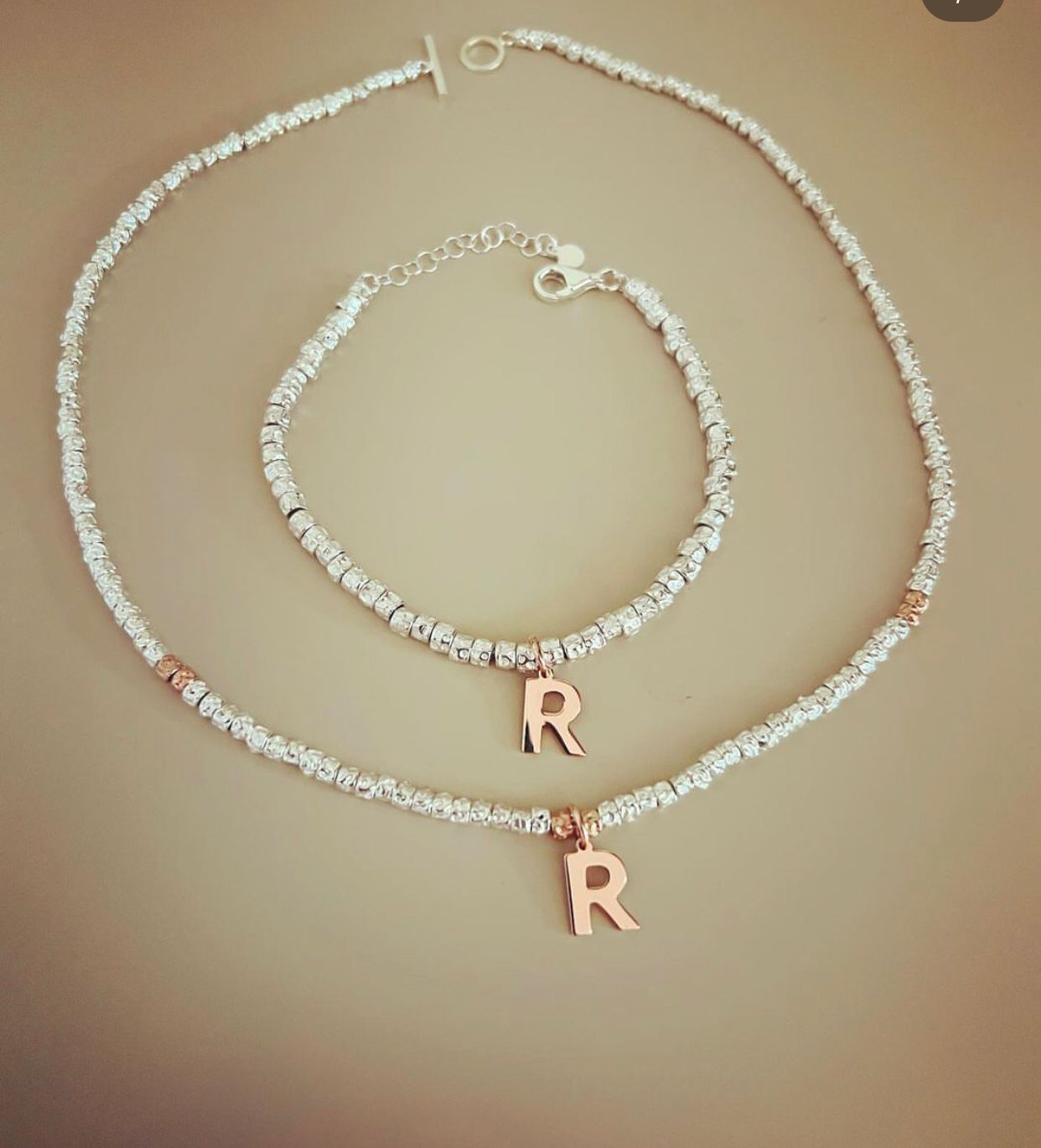 Bracciale Coniglio e ciondolo cuore con iniziale incisa, Bracciale con Bracciale Coniglio e ciondolo cuore con iniziale incisa, Bracciale con
