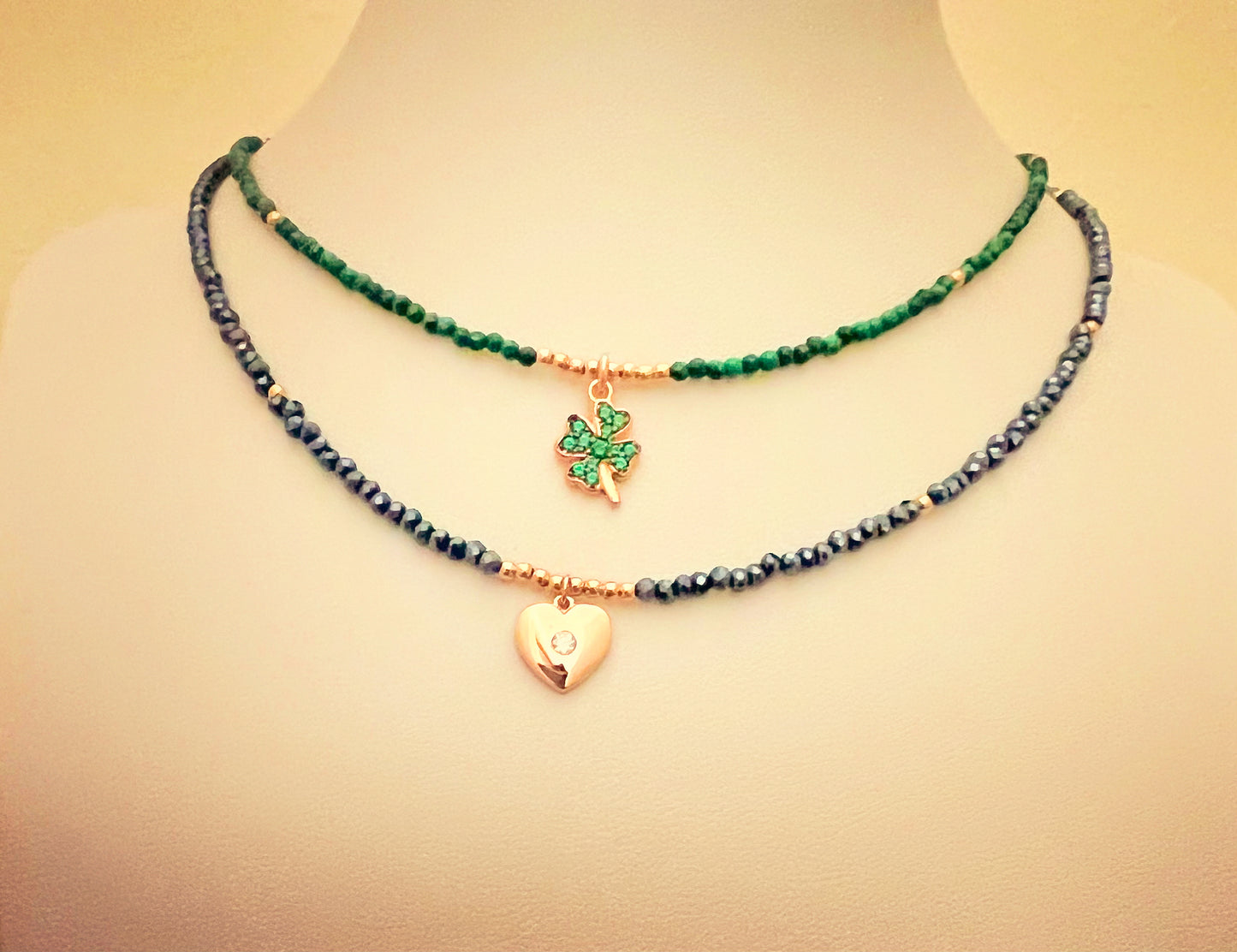 Collane girocollo in argento rosato con pietre o cristalli