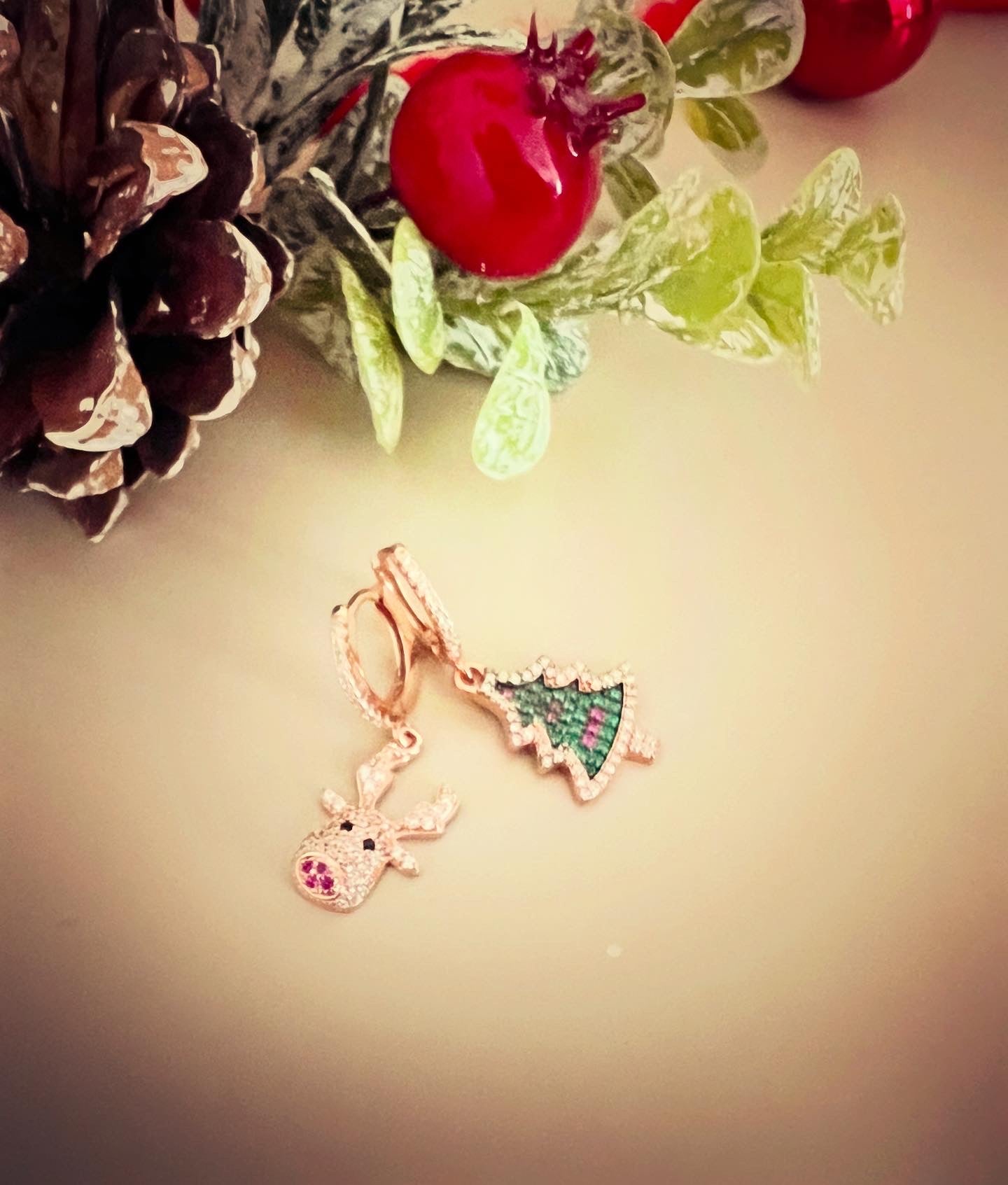 Orecchini natalizi in argento e zirconi