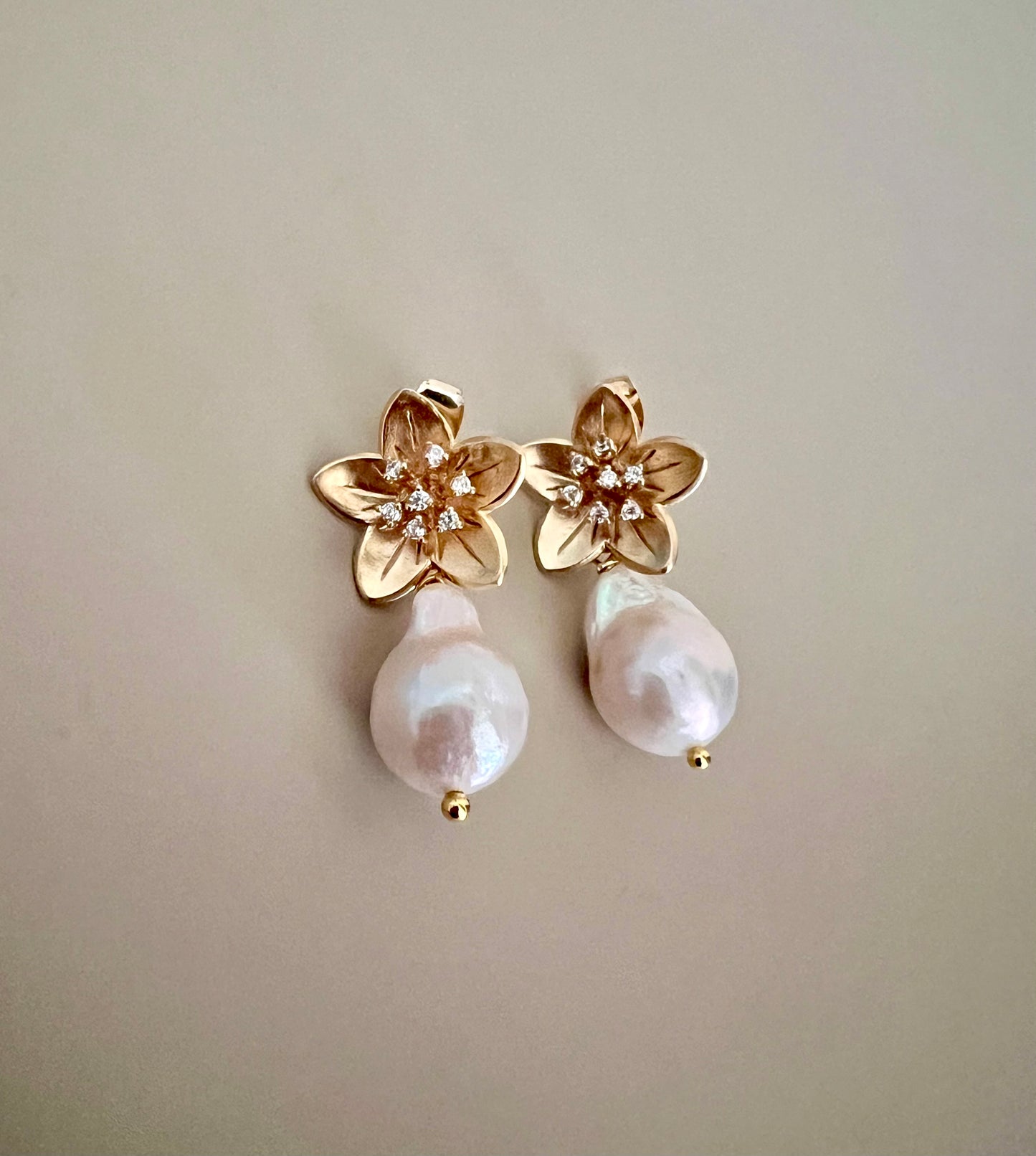 Orecchini con zirconi e perle - Filigrane & co