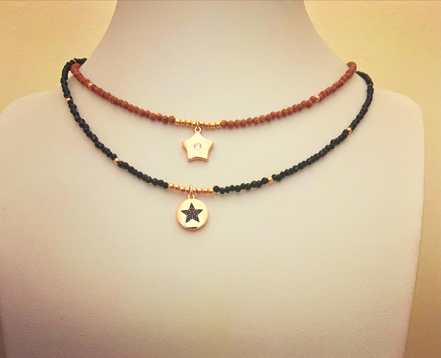 Collane girocollo in argento rosato con pietre o cristalli