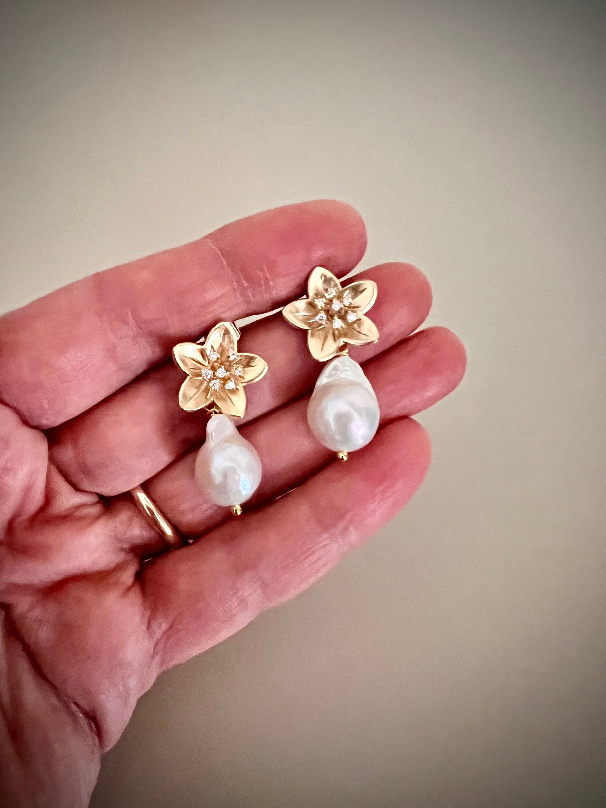 Orecchini con zirconi e perle - Filigrane & co