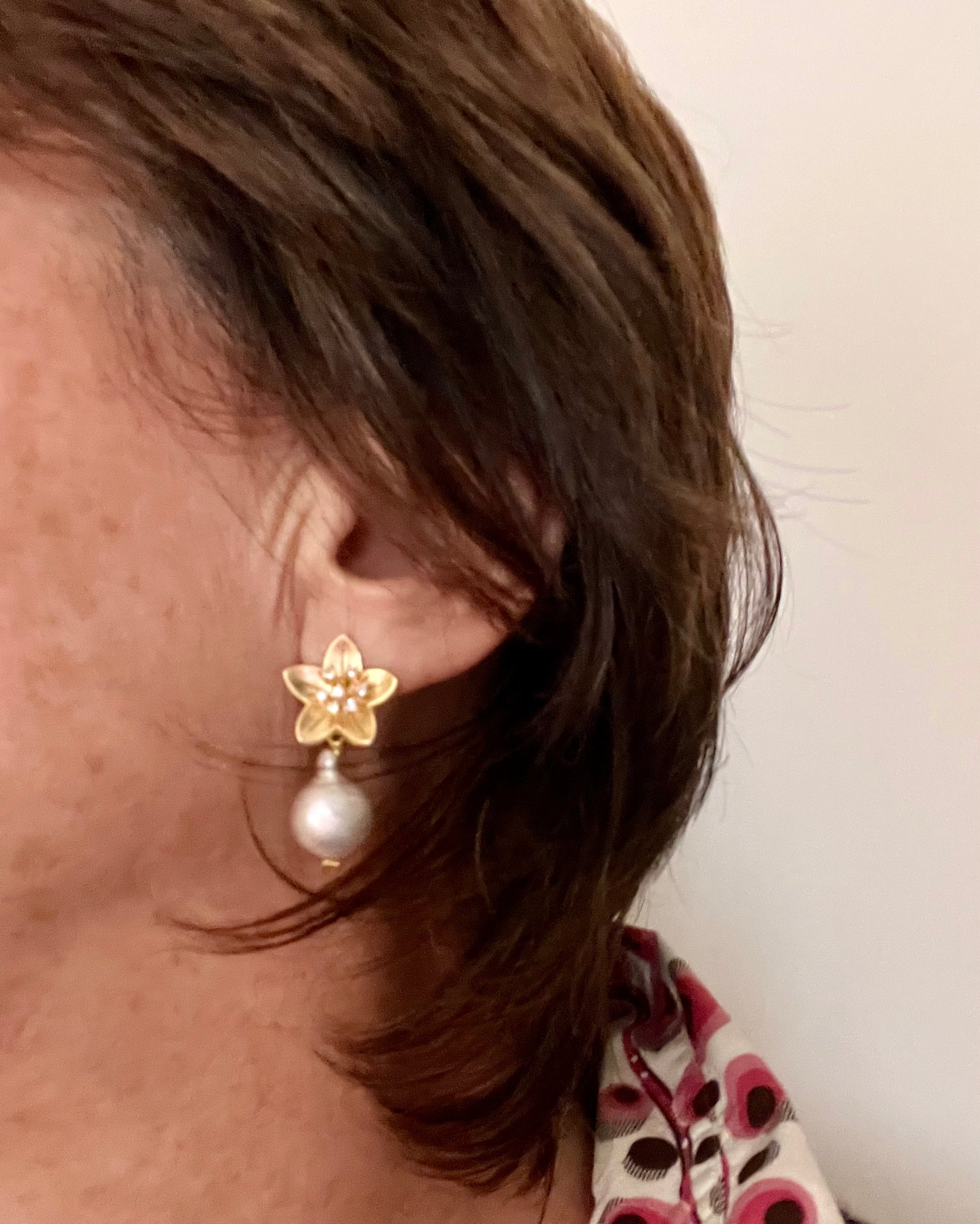 Orecchini con zirconi e perle - Filigrane & co