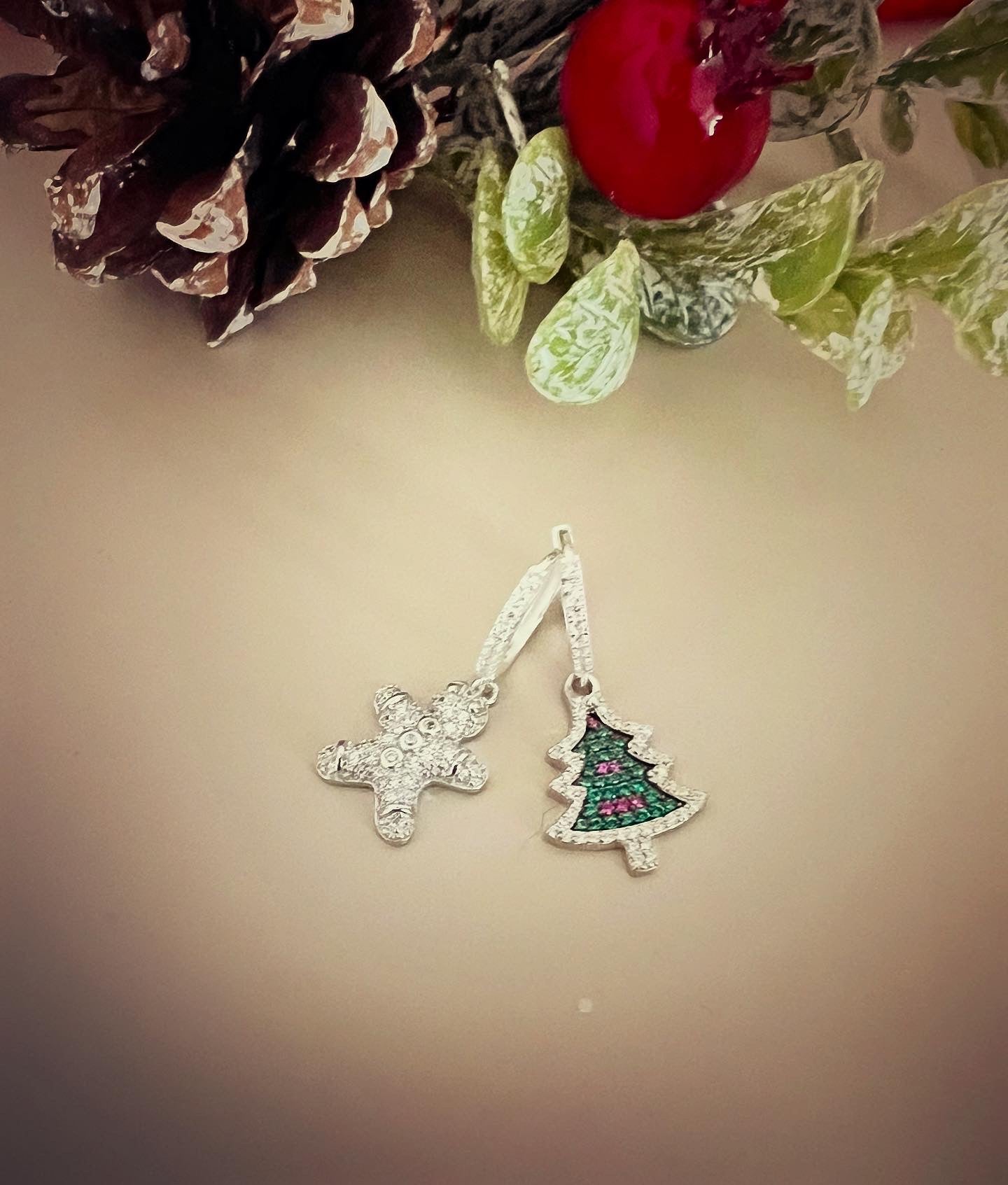 Orecchini natalizi in argento e zirconi