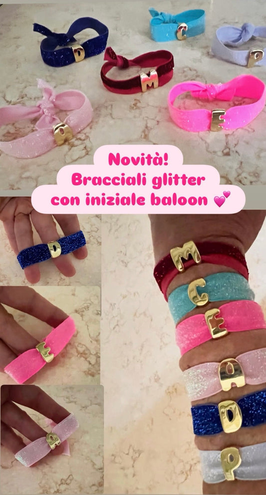 Bracciali a fascia glitter con iniziale baloon