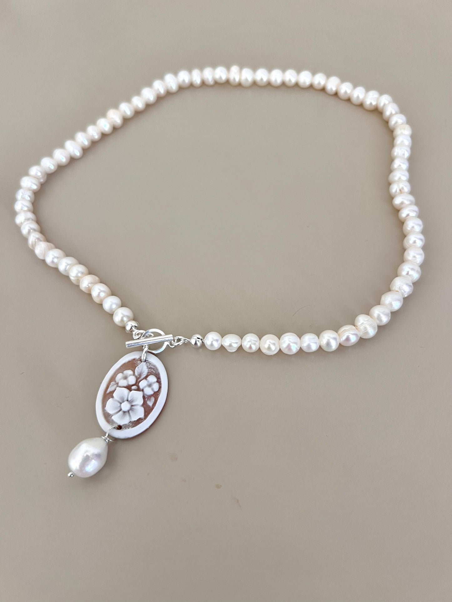 Girocollo cammeo e perle - Filigrane & co