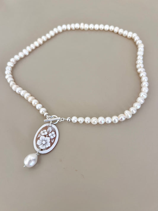 Girocollo cammeo e perle