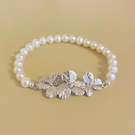 Bracciale fiori satinati argento e perle - Filigrane & co