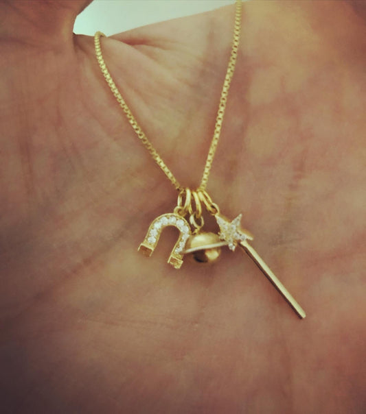 Collana bacchetta campanellino e ferro di cavallo